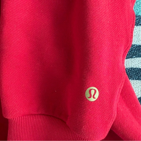 Lululemon RARE Red Crewneck - Picture 3 of 4